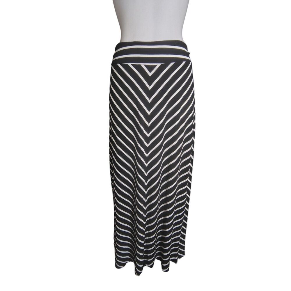 LIZ CLAIBORNE Chevron Striped Stretch Maxi Skirt Black White Medium 00040